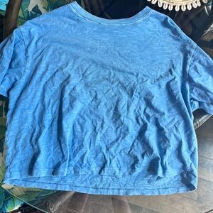 Blue cropped t-shirt